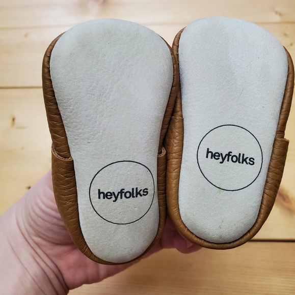 Heyfolks toffee newborn shoe - Picture 3 of 5